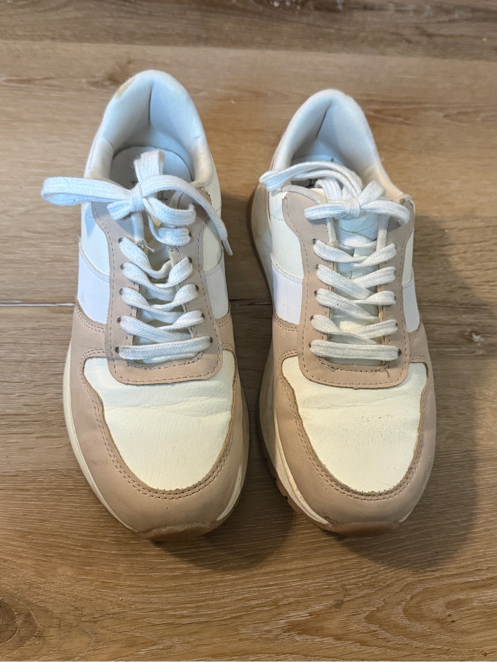 Casual White and Beige Women’s Sneakers Retro Size 7.5